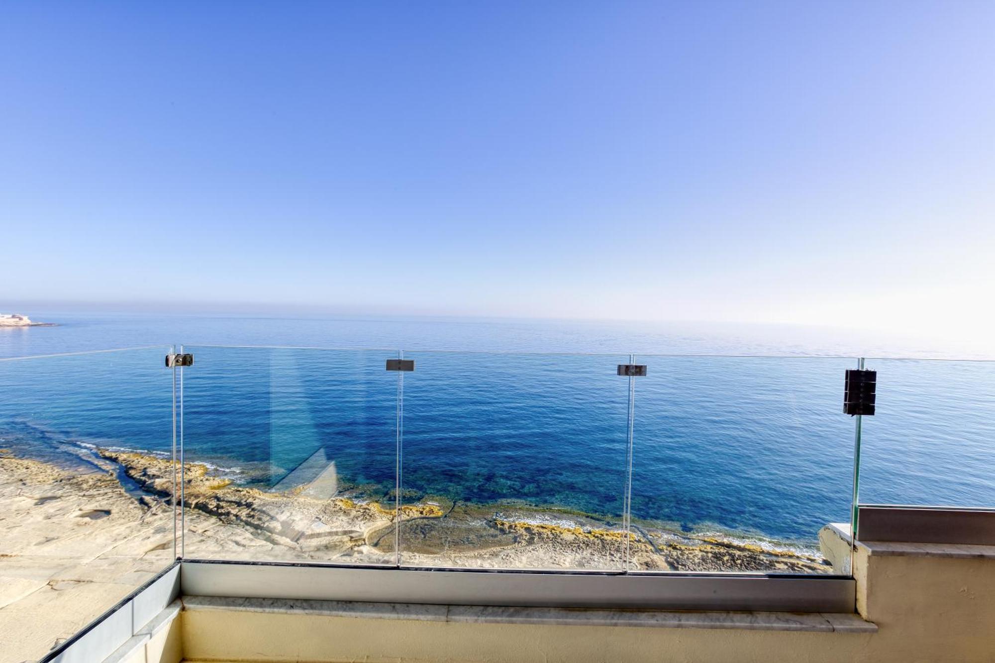 Seafront Sliema Apartment With Balcony & Sea Views By Jl Exterior foto